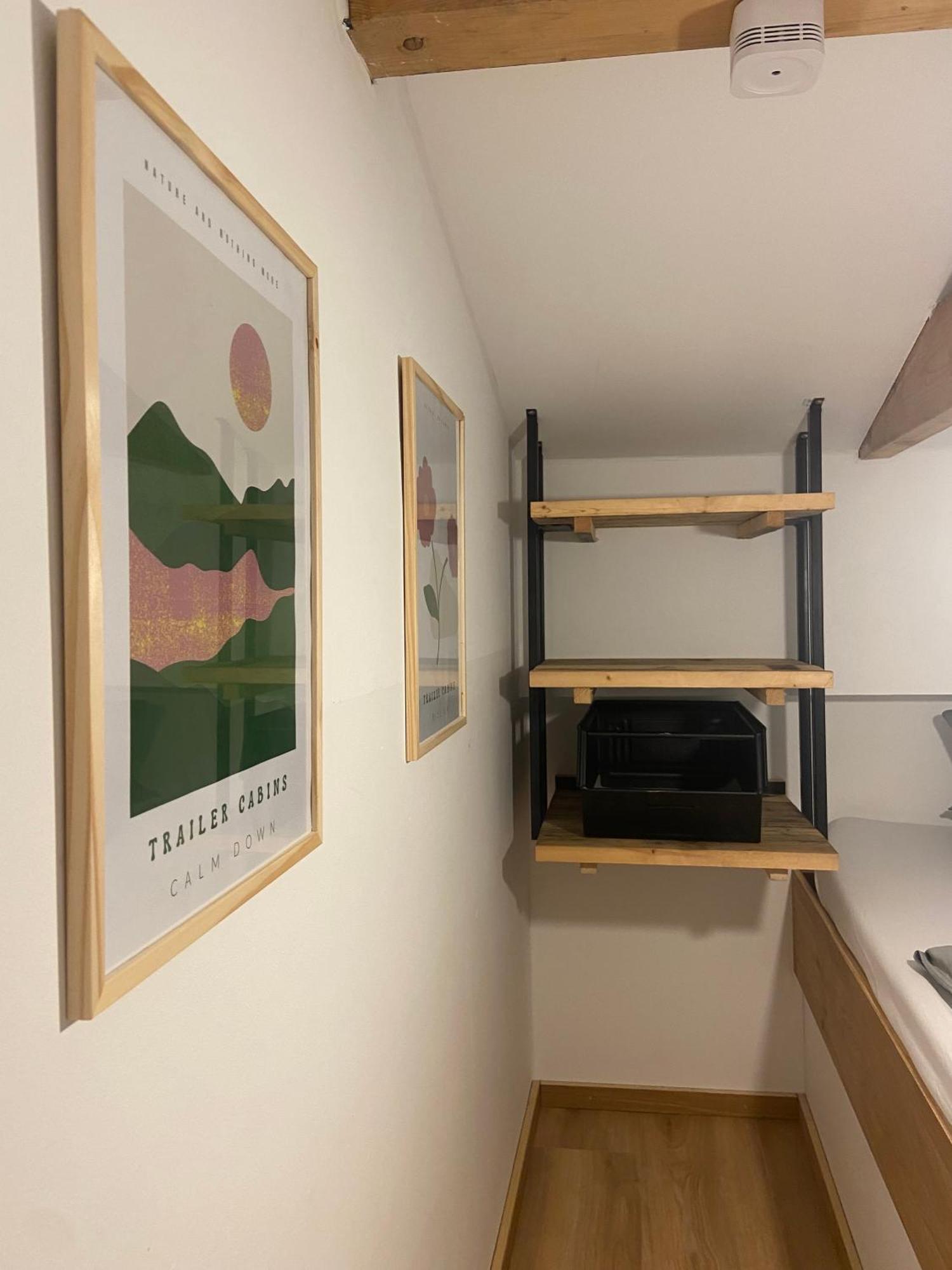 Modernes Tinyhouse Trailer Cabins Am Waldrand - Mit Seezugang Эгинг Экстерьер фото