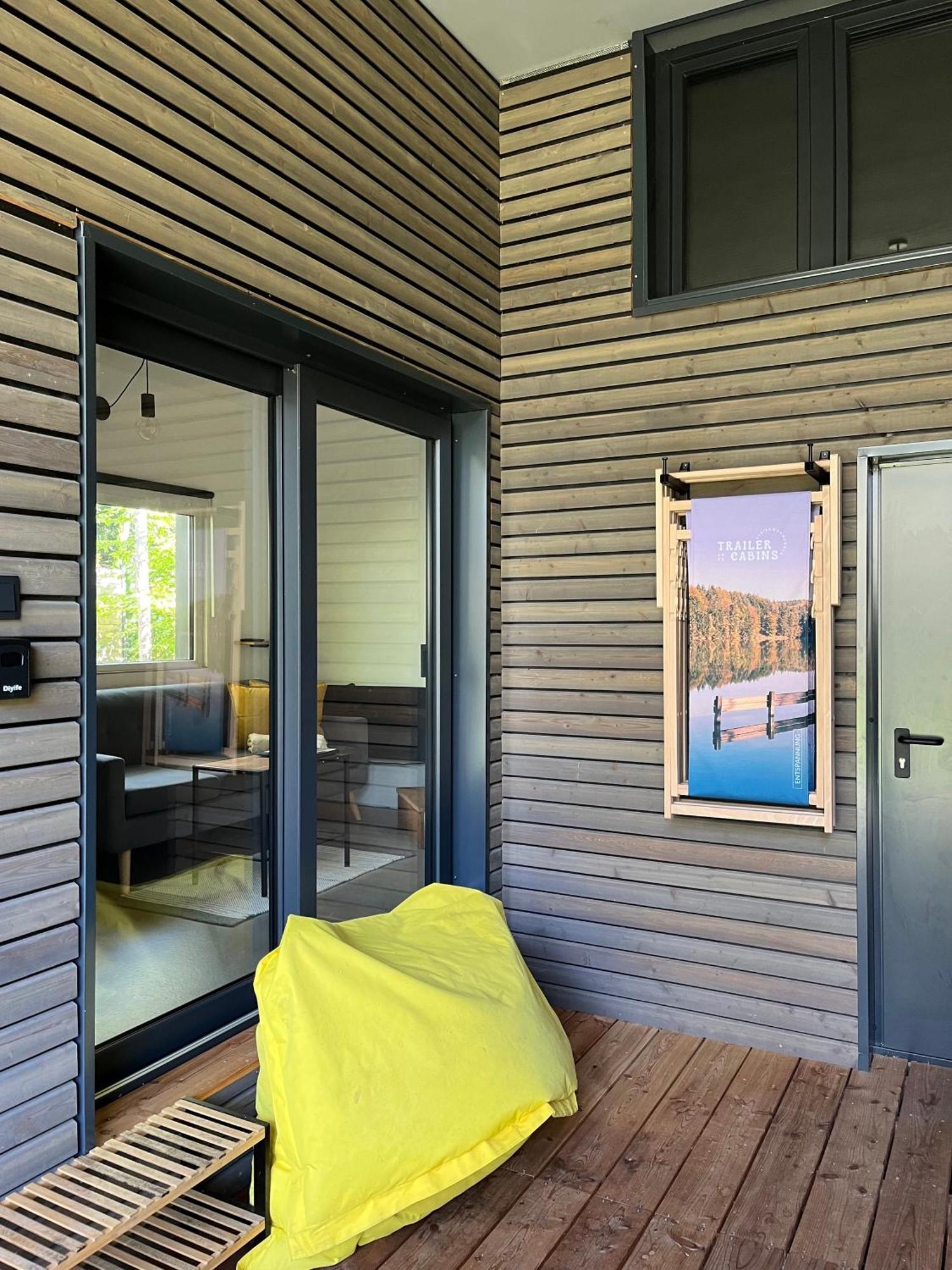 Modernes Tinyhouse Trailer Cabins Am Waldrand - Mit Seezugang Эгинг Экстерьер фото