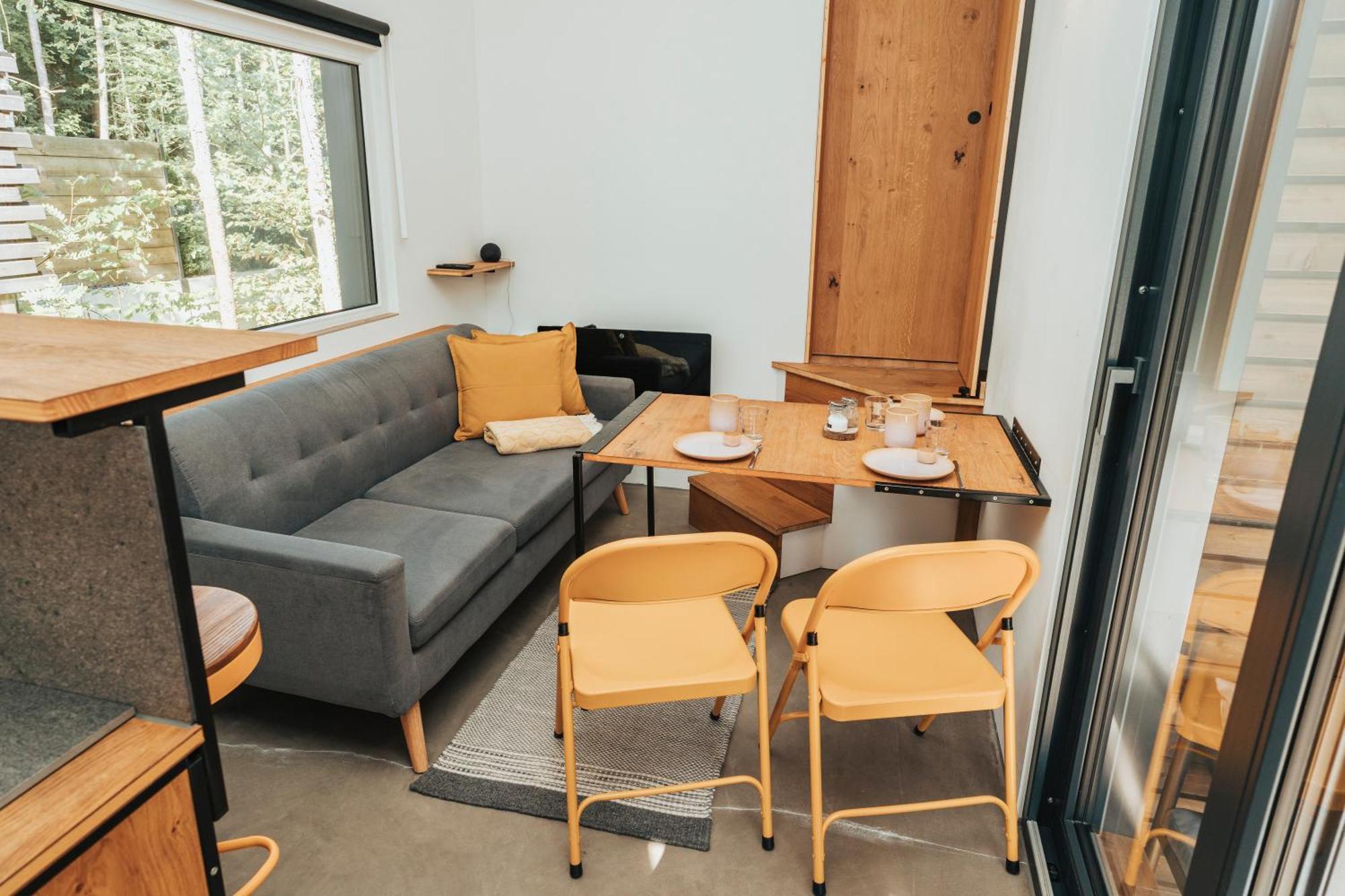 Modernes Tinyhouse Trailer Cabins Am Waldrand - Mit Seezugang Эгинг Экстерьер фото